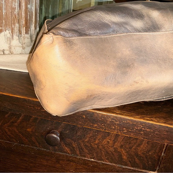 NWOT Bed Stu Leather Rockaway Shoulder Bag Crossbody Tote Taupe Driftwood $345 - Picture 8 of 13